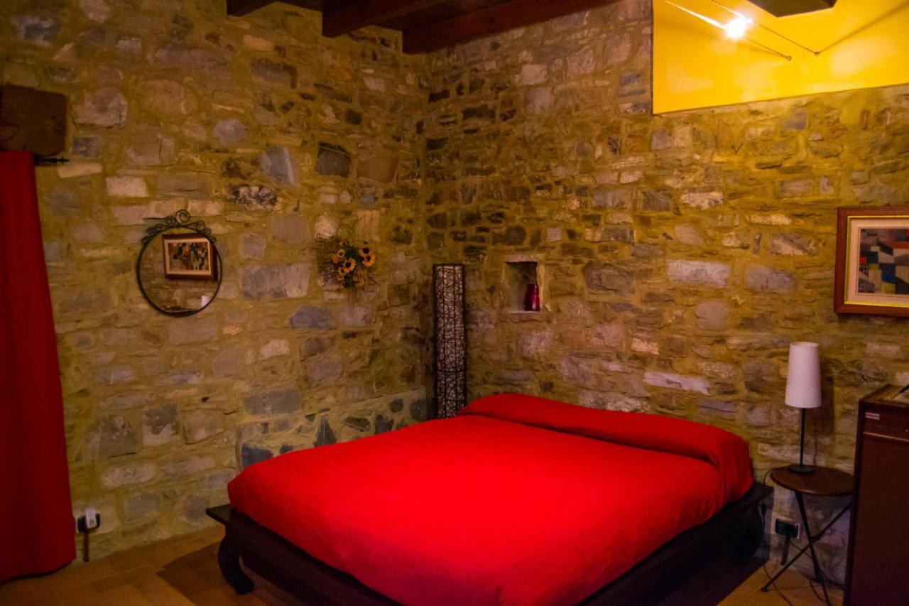 L'Angolo Di Verlano Canossa Buitenkant foto