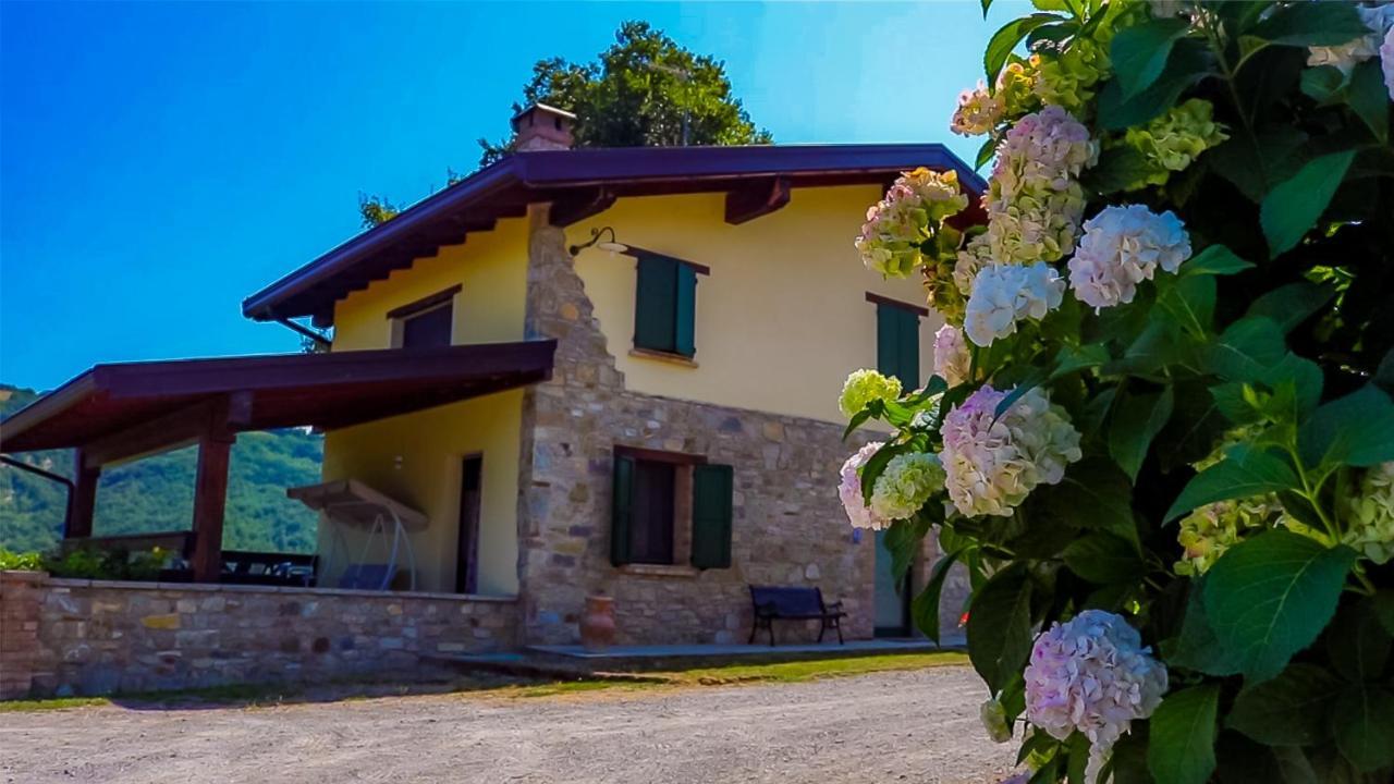 L'Angolo Di Verlano Canossa Buitenkant foto
