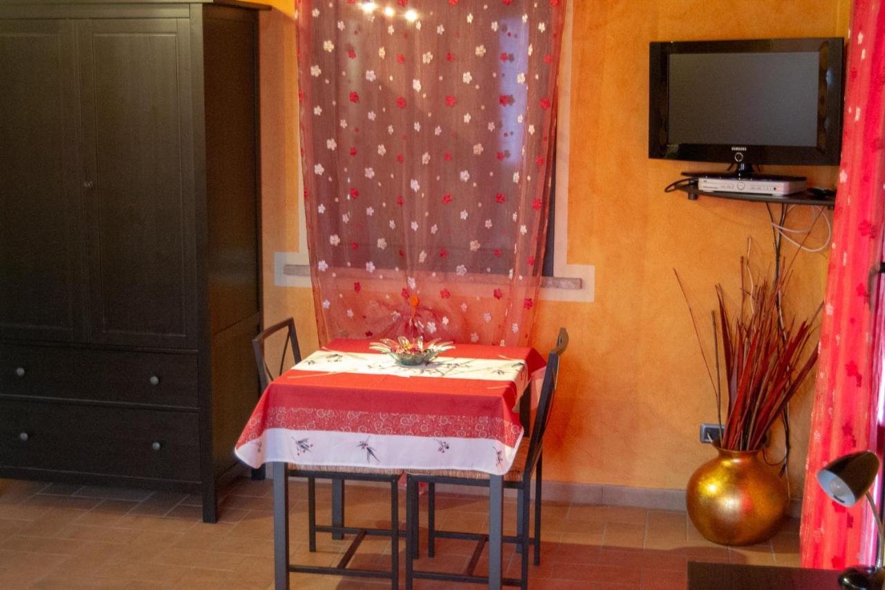L'Angolo Di Verlano Canossa Buitenkant foto