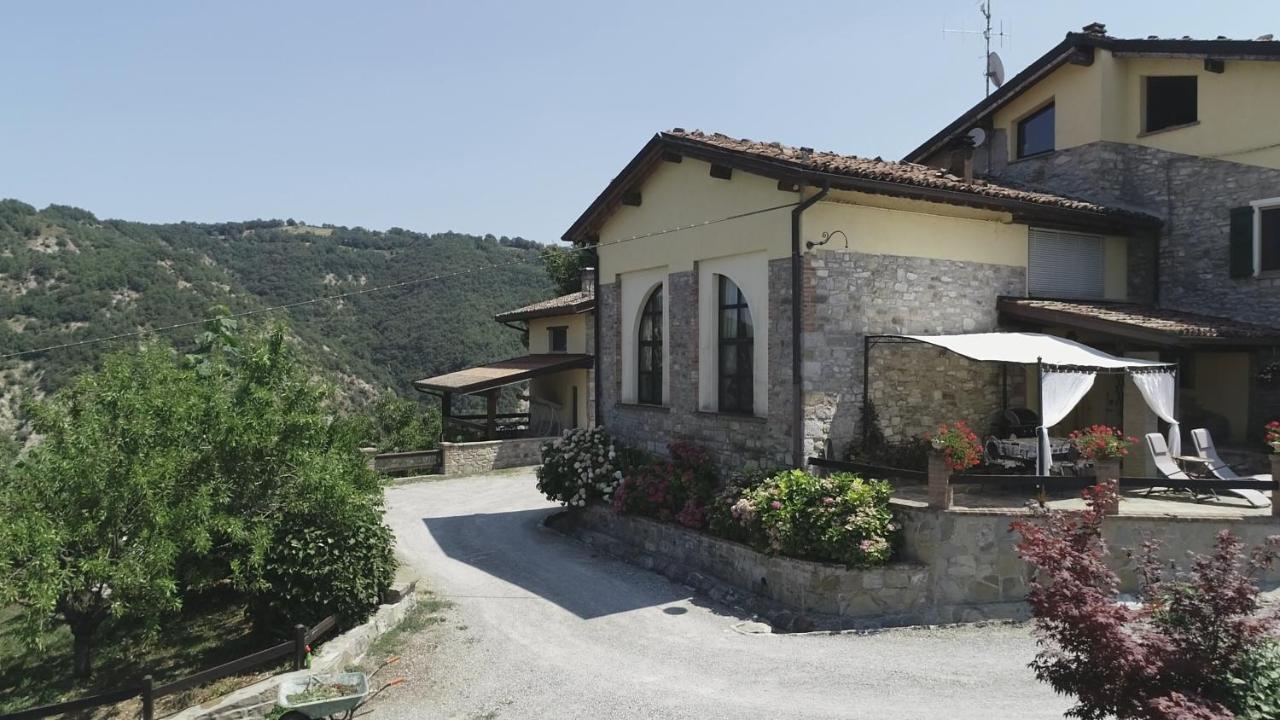 L'Angolo Di Verlano Canossa Buitenkant foto