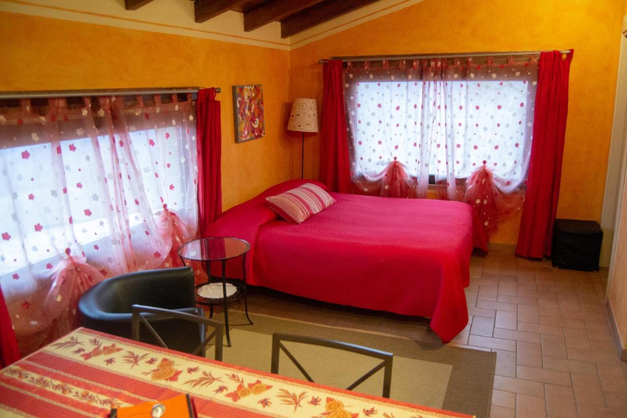 L'Angolo Di Verlano Canossa Buitenkant foto