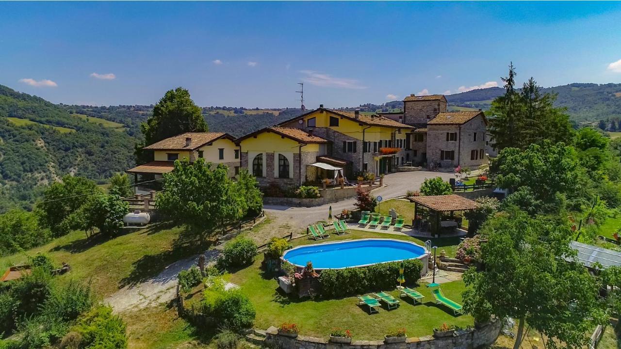 L'Angolo Di Verlano Canossa Buitenkant foto